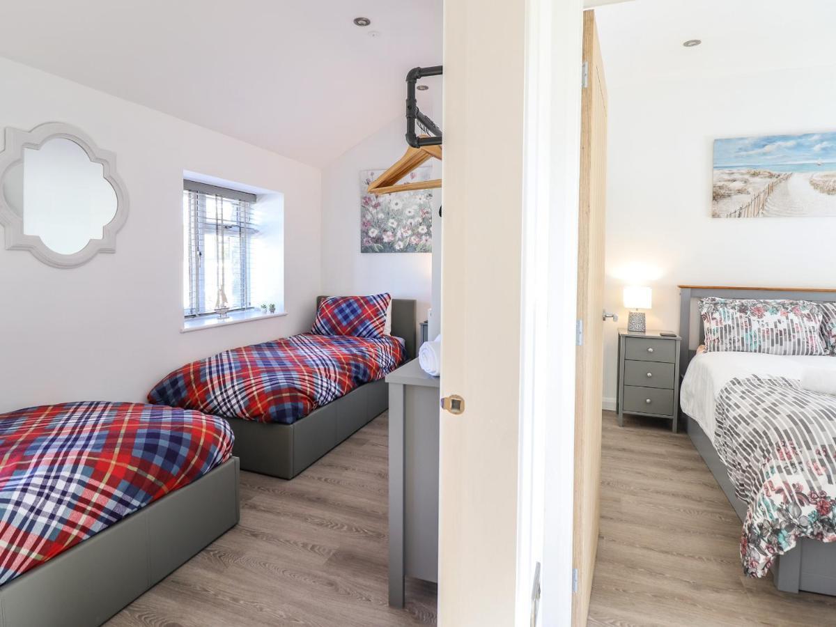 Tan Llech Villa Harlech Bagian luar foto